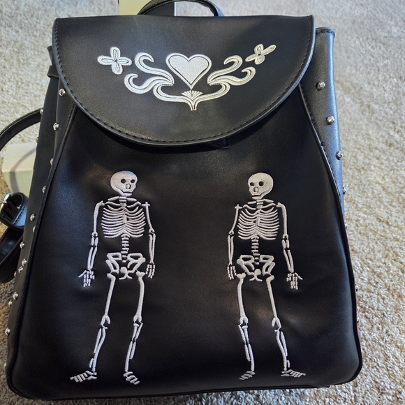 Disturbia Skeleton Backpack - Picture 2 of 6